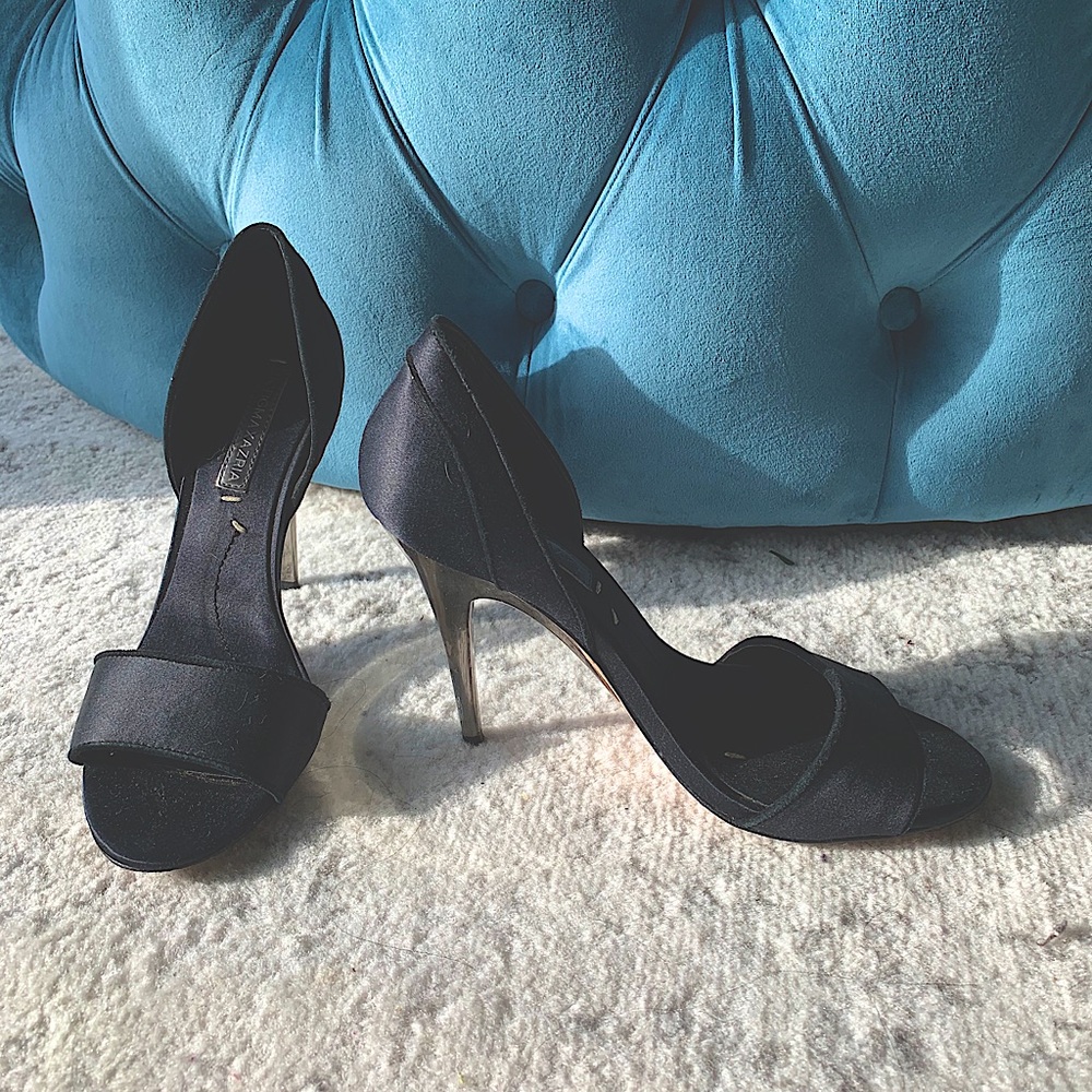 BCBG Black satin pumps